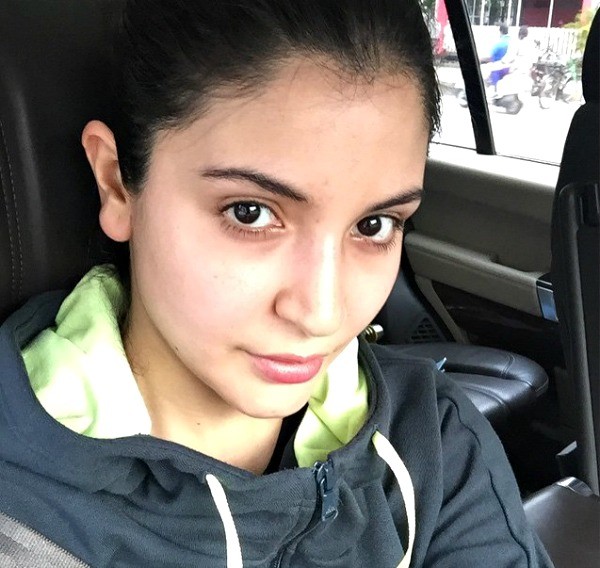 Bollywood Actresses Who Have Rocked With Their No Makeup Selfies