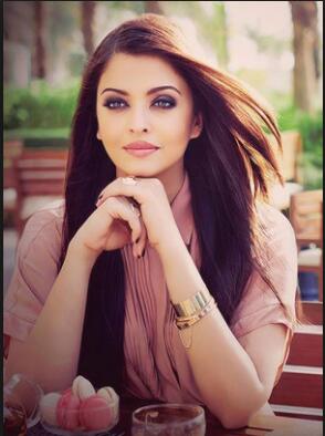 Top 5 Beautiful Bollywood Actresses