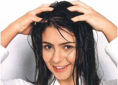 stop-hair-fall-instantly-and-reduce-grey-hair-naturally-with-this-homemade-hair-mask-and-hair-oil-diy