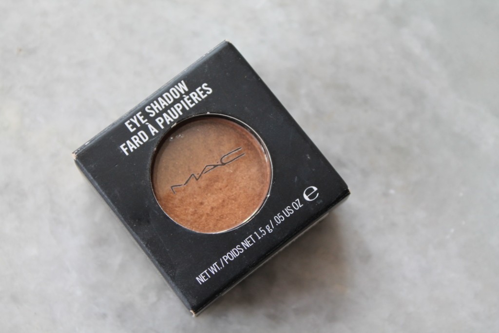 MAC EYESHADOW IN AMBER LIGHTS REVIEW AND SWATCHES