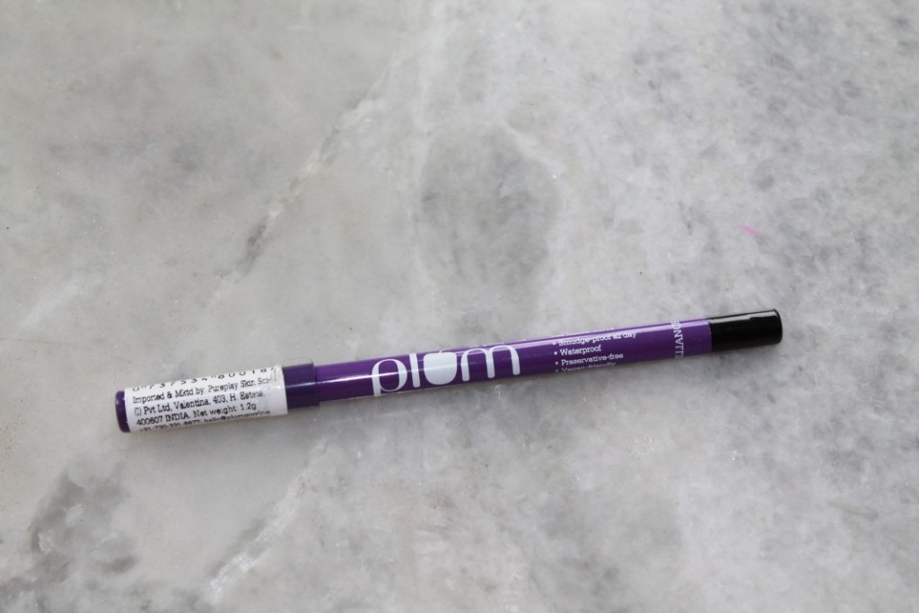 Plum NaturStudio All-Day-Wear Kohl Kajal Review and Swatches