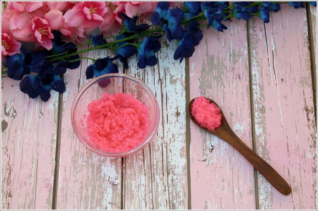 Homemade Lip Scrub for Super Soft Lips